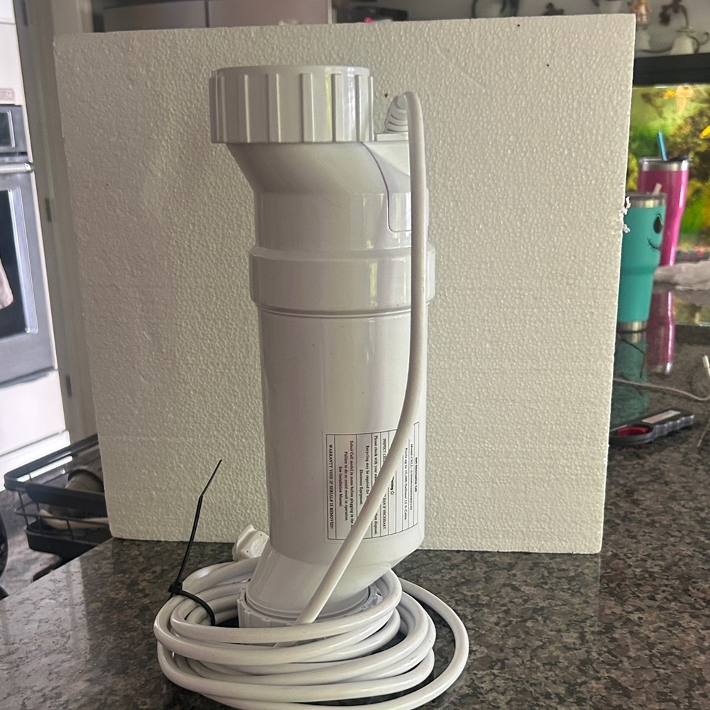 White Inline Pool/Spa Chlorine Feeder with Hose
